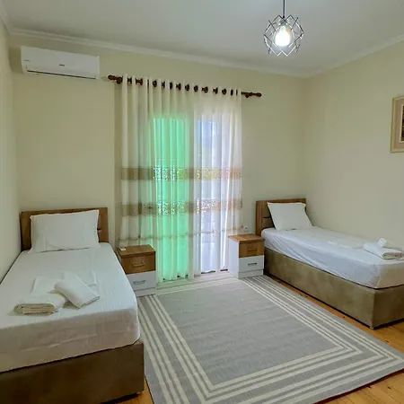 Bujtina Amar Guest house *