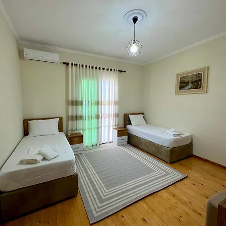 Guest house Bujtina Amar Lazarat