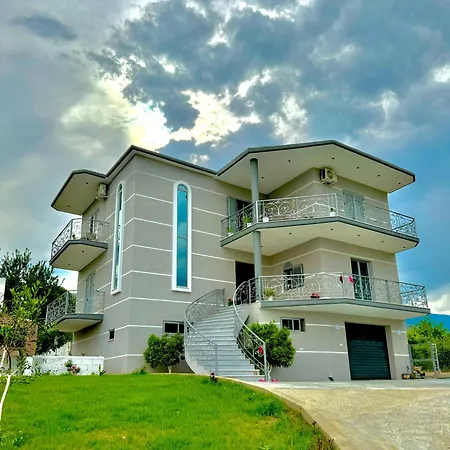 Bujtina Amar Guest house *