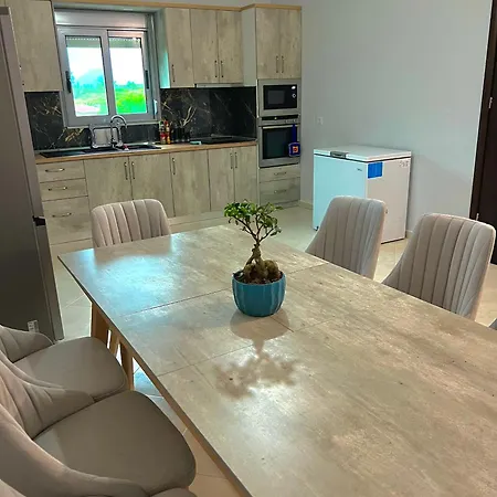 Bujtina Amar Guest house Lazarat
